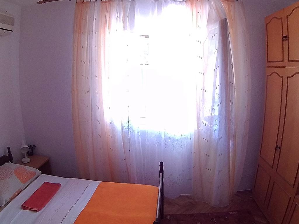Apartments Ivana I Darko Омиш Экстерьер фото