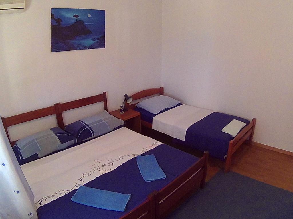 Apartments Ivana I Darko Омиш Экстерьер фото