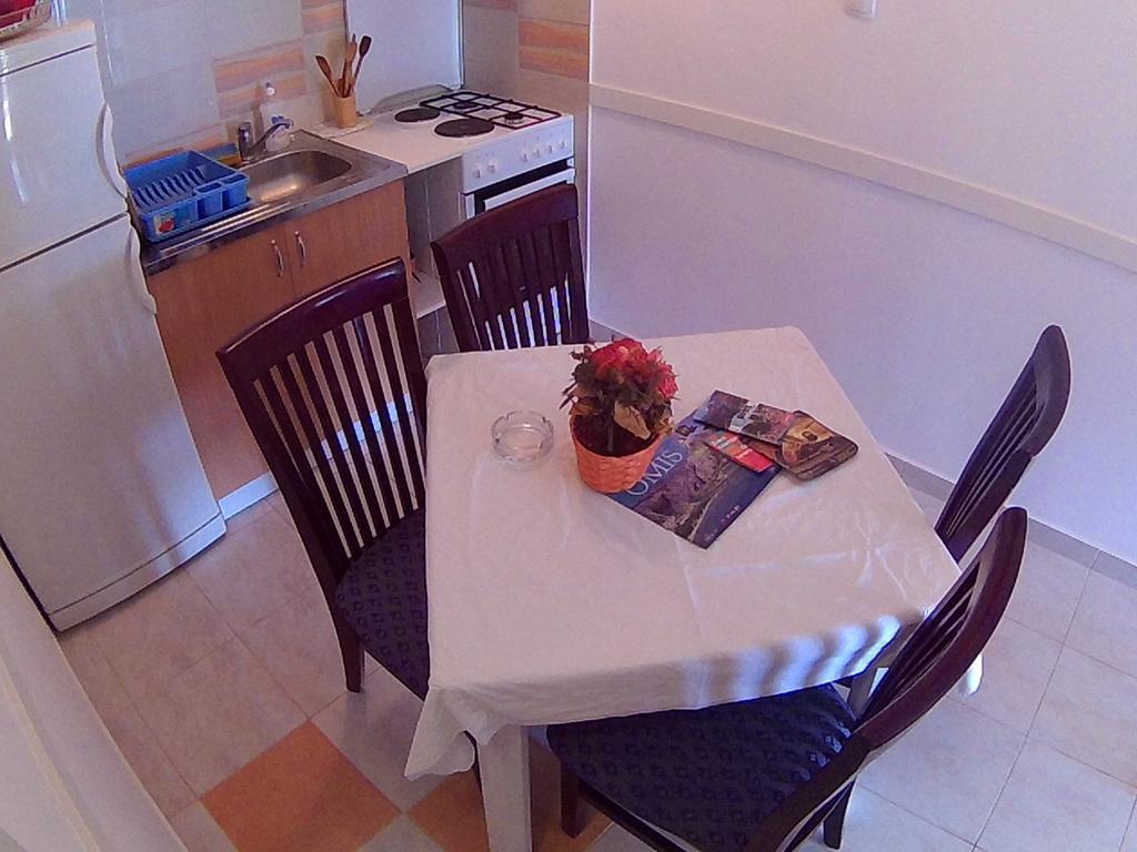 Apartments Ivana I Darko Омиш Экстерьер фото