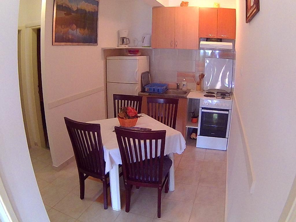 Apartments Ivana I Darko Омиш Экстерьер фото